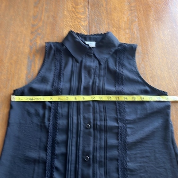 CAbi 3266 Jagger Top Lace Sleeveless Blouse Size Small Black Lace Inserts - Picture 8 of 14